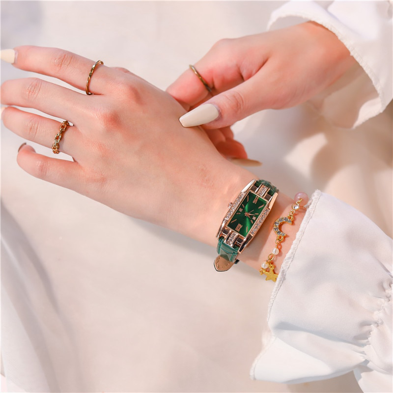 Luxury Fashion Women Leather Quartz Watch & Jewelry Set