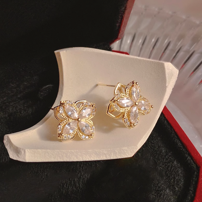 Women Gold & Silver Plated Lucky Four-Leaf Rotating Design Jewelry Set